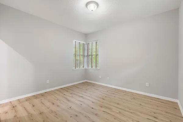 $810,000 | 3 South Altwood Circle, The Woodlands, TX 77382