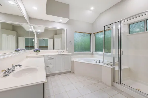 $810,000 | 3 South Altwood Circle, The Woodlands, TX 77382