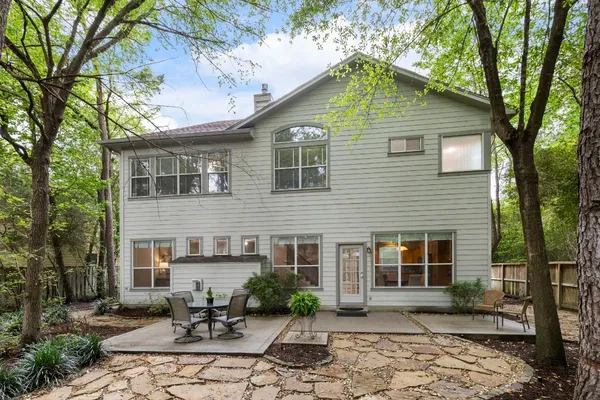 $810,000 | 3 South Altwood Circle, The Woodlands, TX 77382