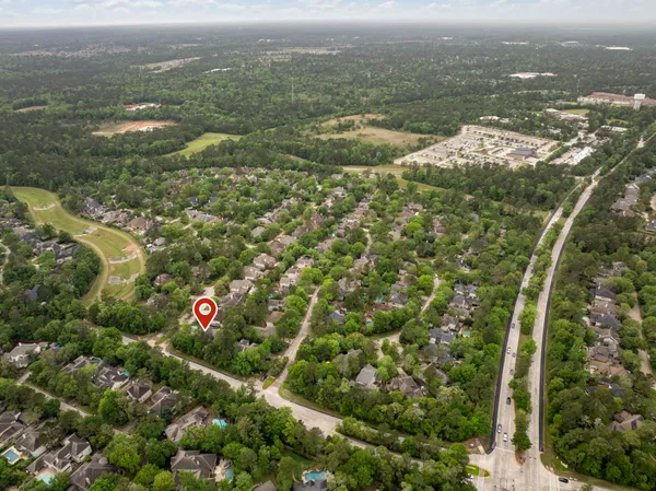 $810,000 | 3 South Altwood Circle, The Woodlands, TX 77382
