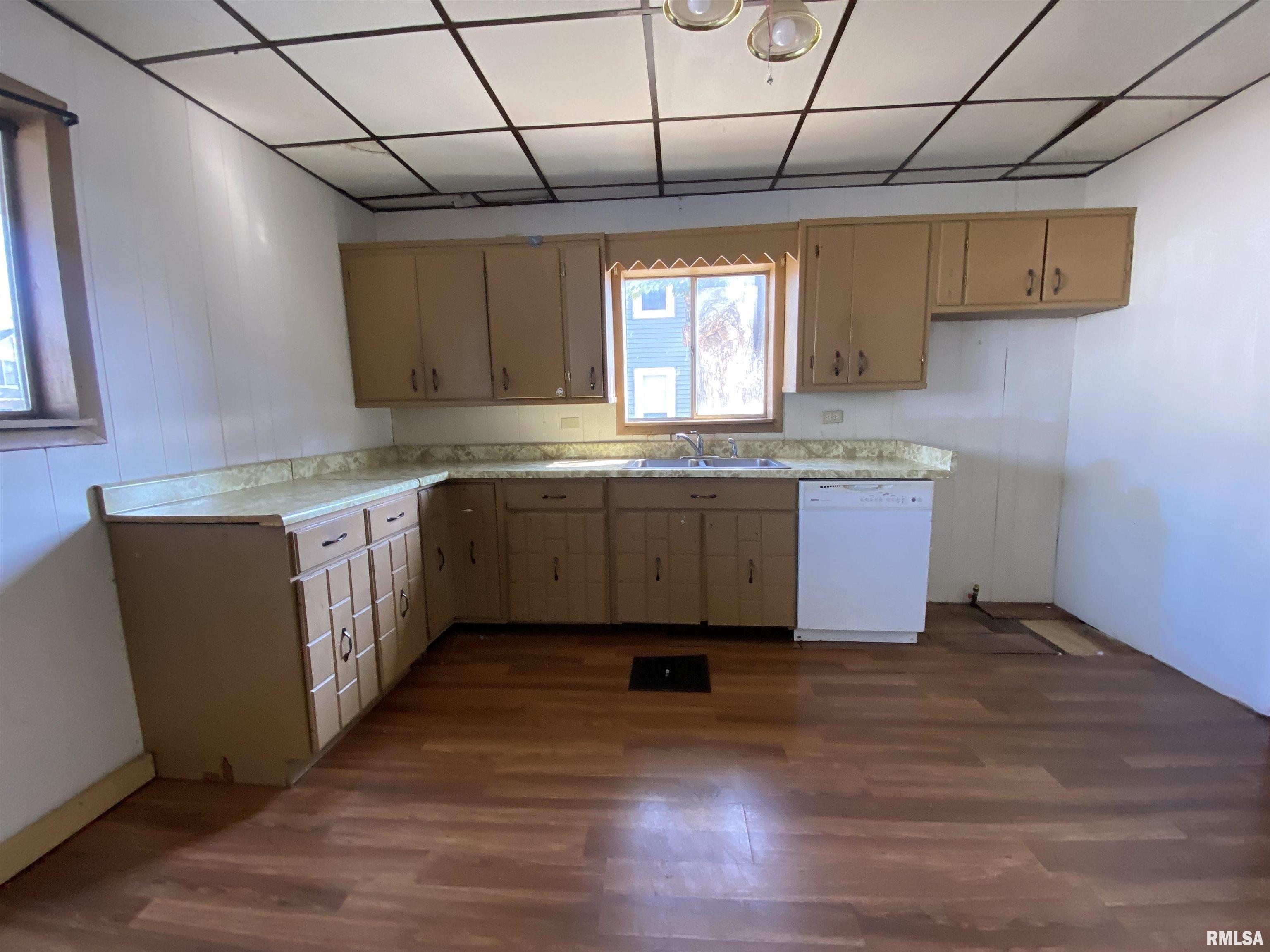 324 West Spruce Street Canton, IL 61520 - Photo 6 of 15