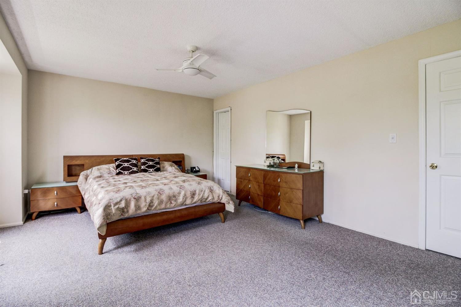 46 Rice Run East Brunswick, NJ 08816 - Photo 9 of 11 Gallery Image 9