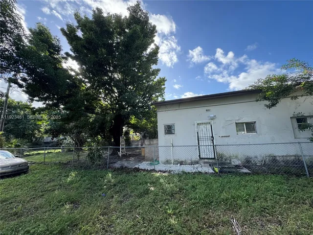 $1,900 | 6027 Northwest 22nd Avenue, Miami, FL 33142