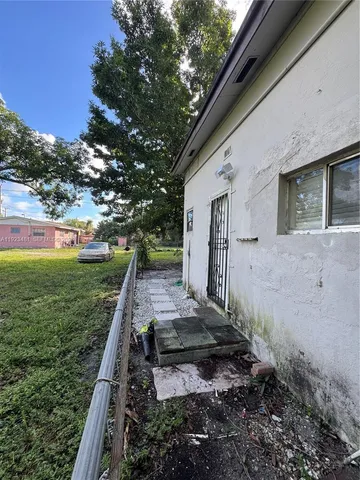 $1,900 | 6027 Northwest 22nd Avenue, Miami, FL 33142