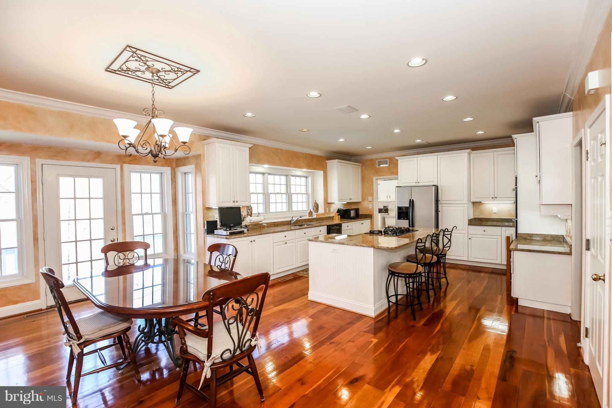 13201 Esworthy Road North Potomac, MD 20878 - Photo 5 of 30 Kitchen