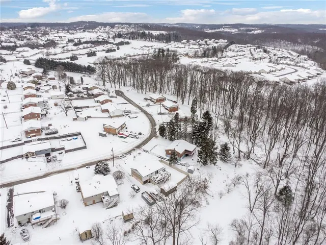 $225,000 | 4310 Paradise Drive, Gibsonia, PA 15044