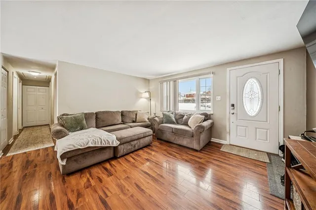 $225,000 | 4310 Paradise Drive, Gibsonia, PA 15044