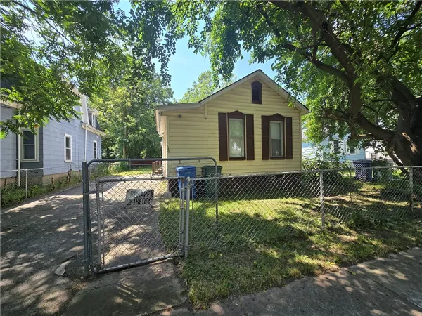 $2,250 | 149 Champlain Street, Rochester, NY 14608