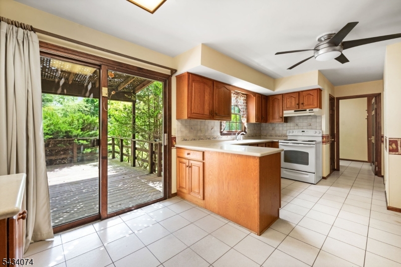 42 Higginsville Road Neshanic Station, NJ 08853 - Photo 13 of 33