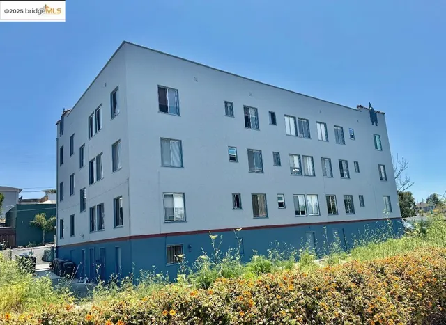 $2,750,000 | 2240 MacArthur Boulevard, Oakland, CA 94602