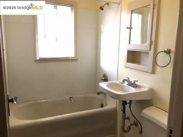 $2,750,000 | 2240 MacArthur Boulevard, Oakland, CA 94602