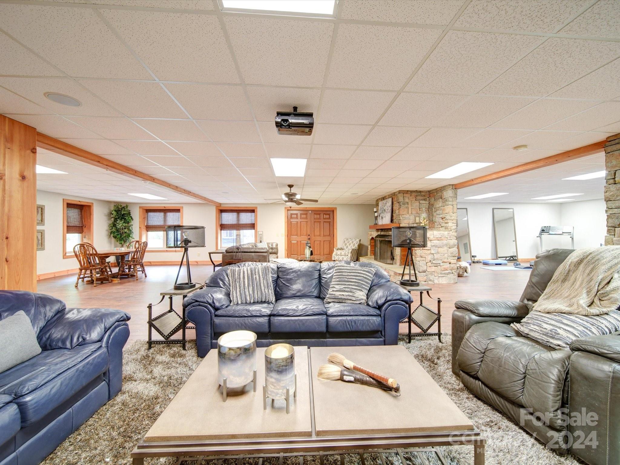 1220 Bridges Acres Road Kannapolis, NC 28083 - Photo 22 of 46 a living room with furniture