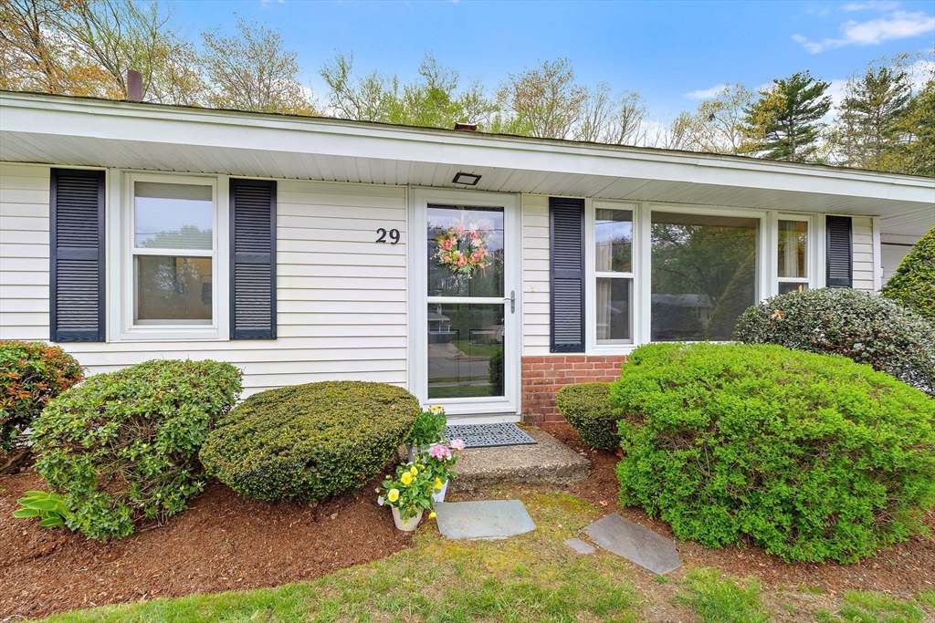 29 Temi Road Hudson, MA 01749 - Photo 4 of 36