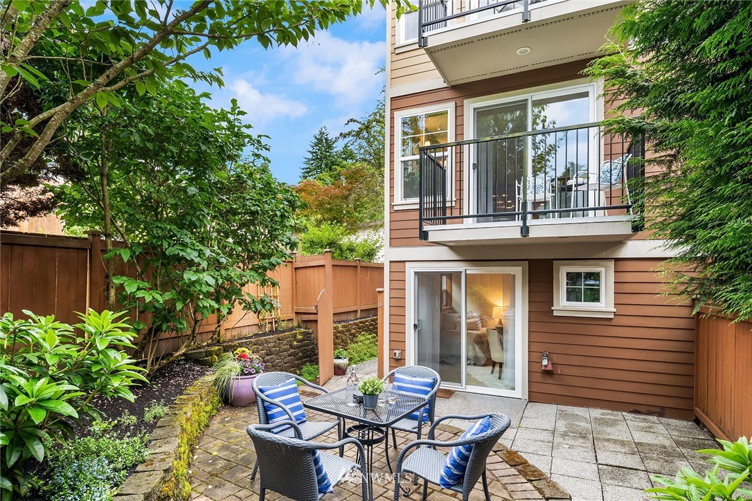 4176 Southwest Orchard Street Seattle, WA 98136 - Photo 1 of 24