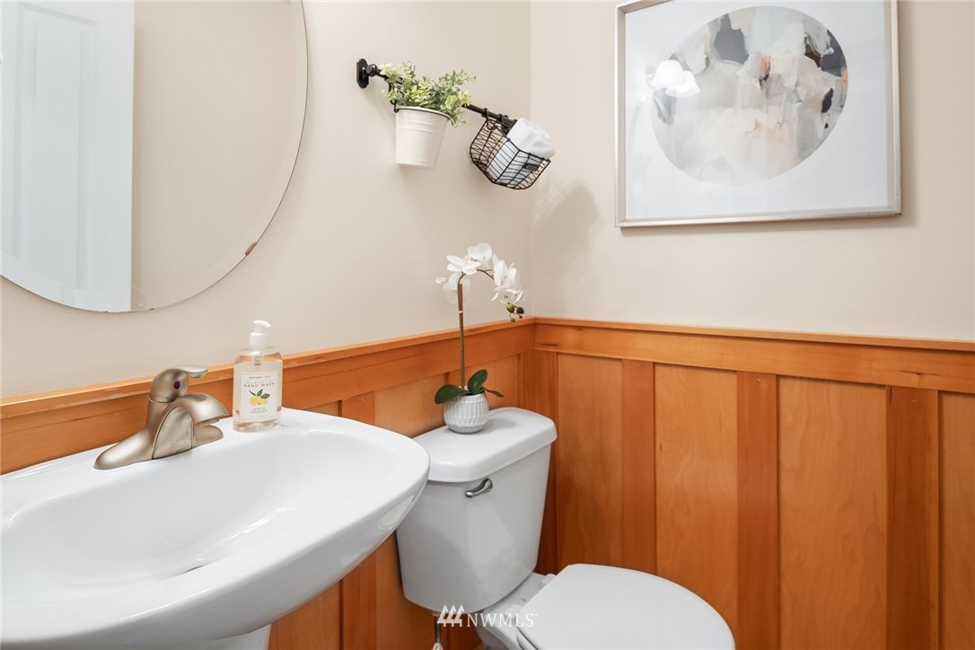 4176 Southwest Orchard Street Seattle, WA 98136 - Photo 12 of 24