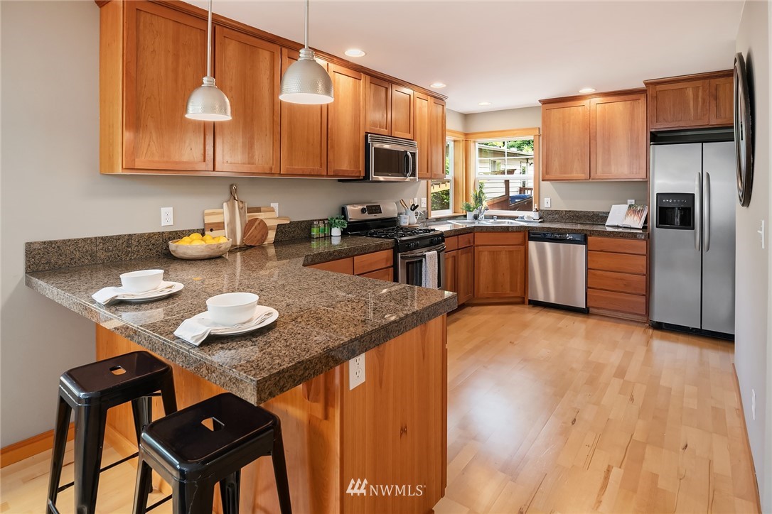 4176 Southwest Orchard Street Seattle, WA 98136 - Photo 13 of 24