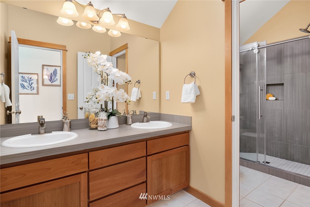 4176 Southwest Orchard Street Seattle, WA 98136 - Photo 16 of 24