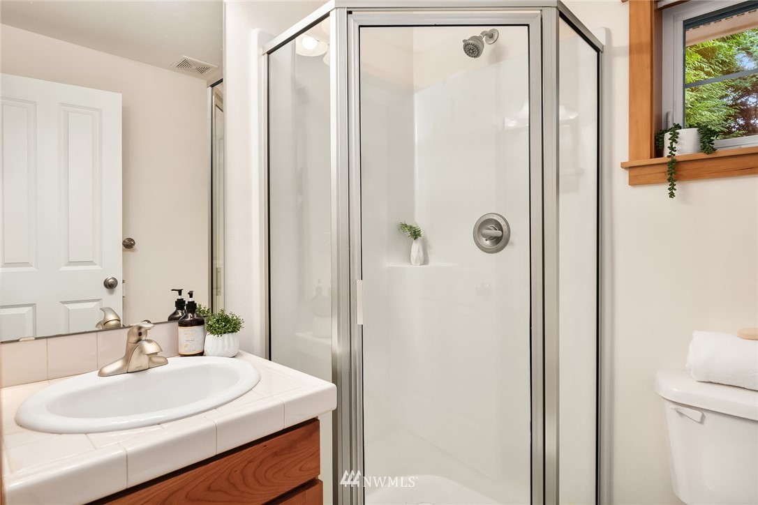 4176 Southwest Orchard Street Seattle, WA 98136 - Photo 20 of 24