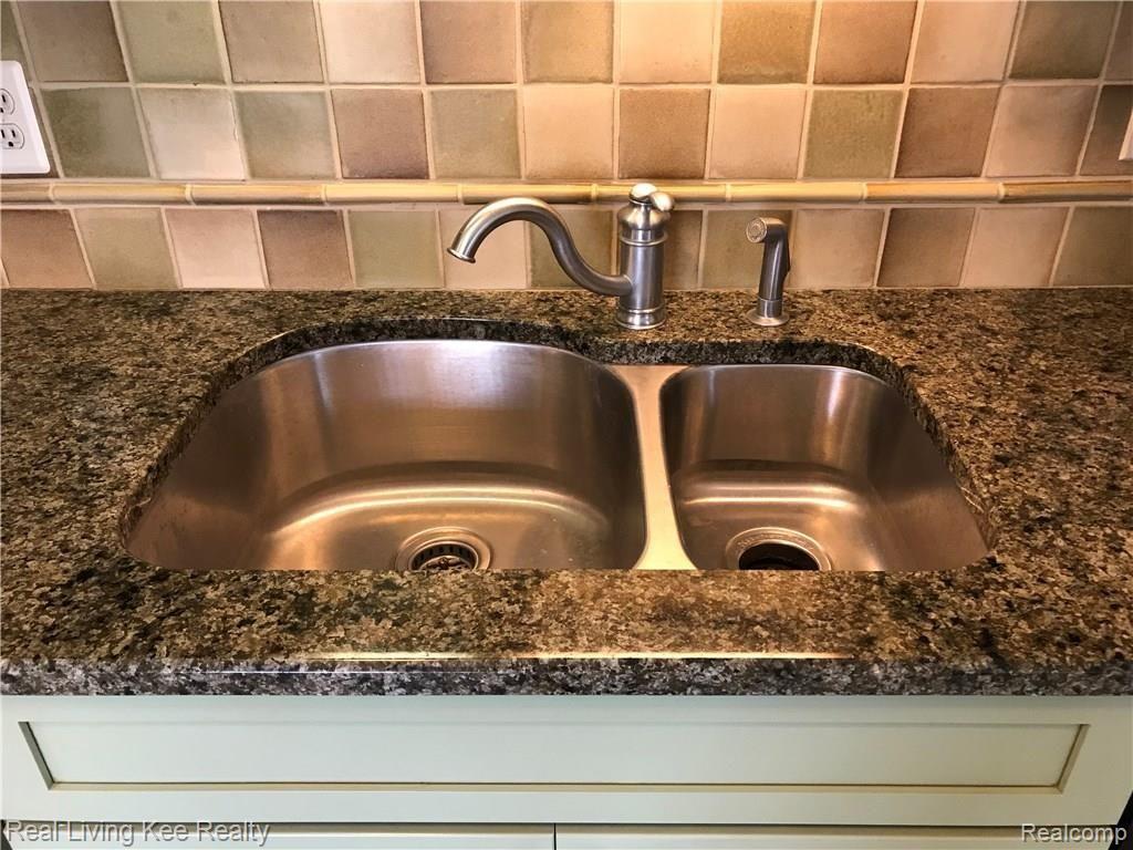 1406 Crescent Lane, Unit 343 Rochester Hills, MI 48306 - Photo 5 of 15