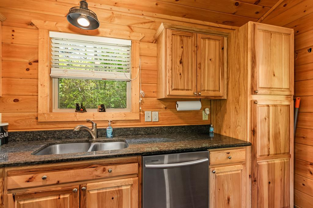 245 Fern Way Murphy, NC 28906 - Photo 16 of 59