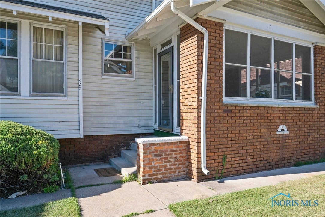 35 Rockingham Street Toledo, OH 43608 - Photo 4 of 24 Gallery Image 4