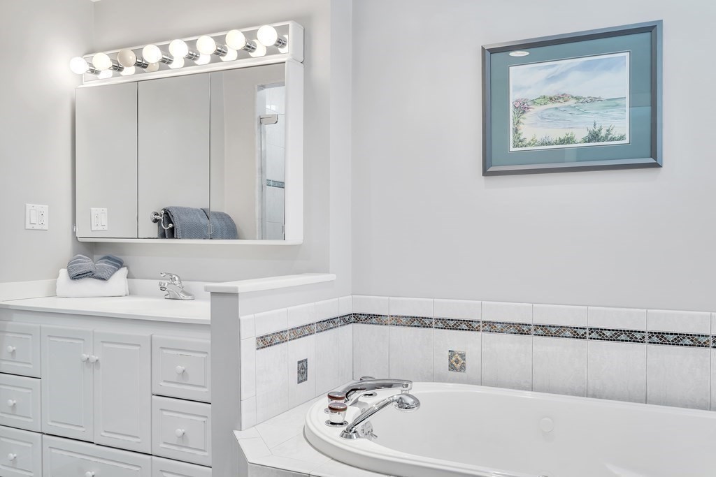 1758 Trapelo Road Waltham, MA 02451 - Photo 13 of 26