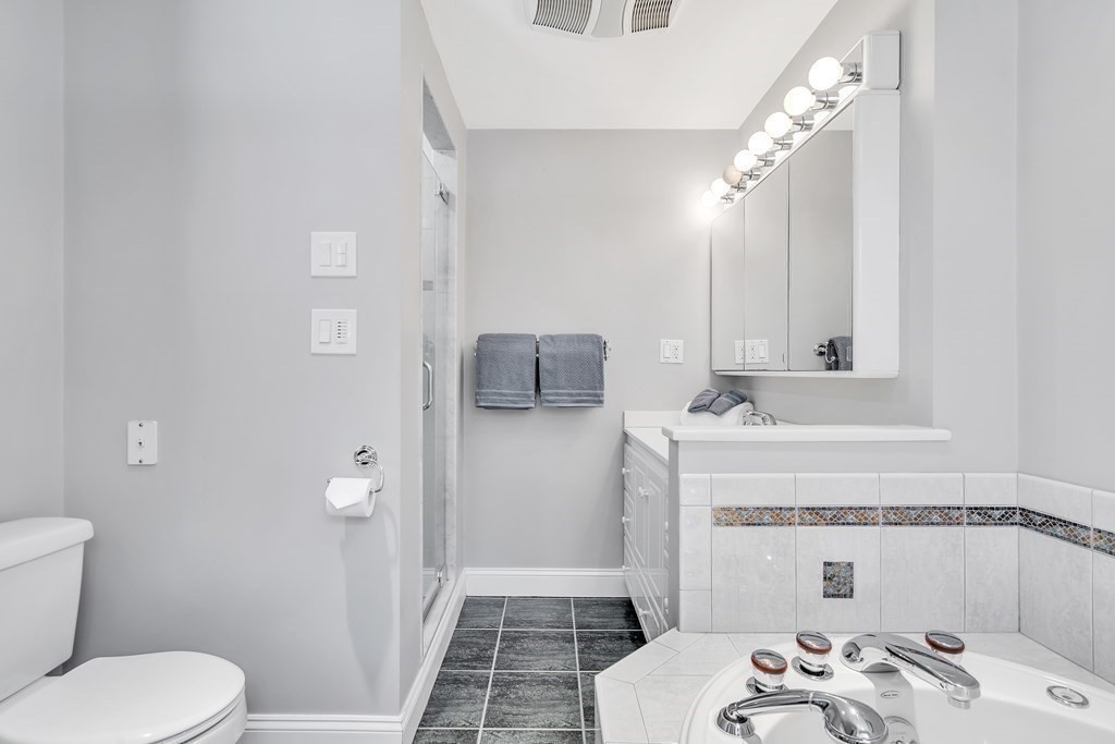 1758 Trapelo Road Waltham, MA 02451 - Photo 14 of 26