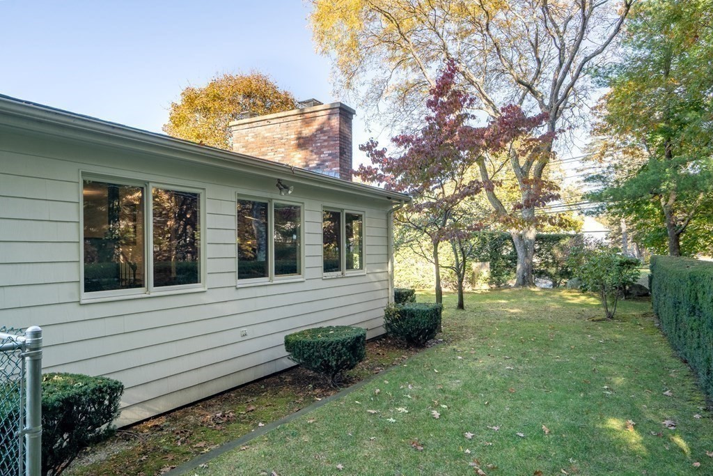 1758 Trapelo Road Waltham, MA 02451 - Photo 20 of 26