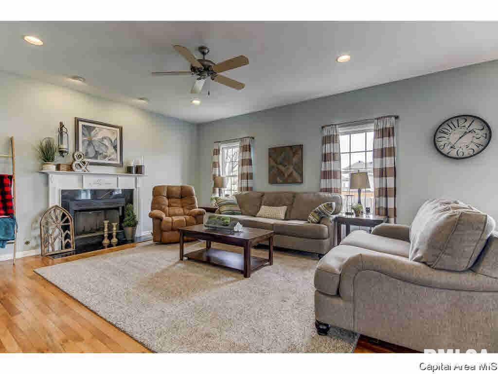 2720 Wordsworth Drive Springfield, IL 62711 - Photo 15 of 36 Gallery Image 15