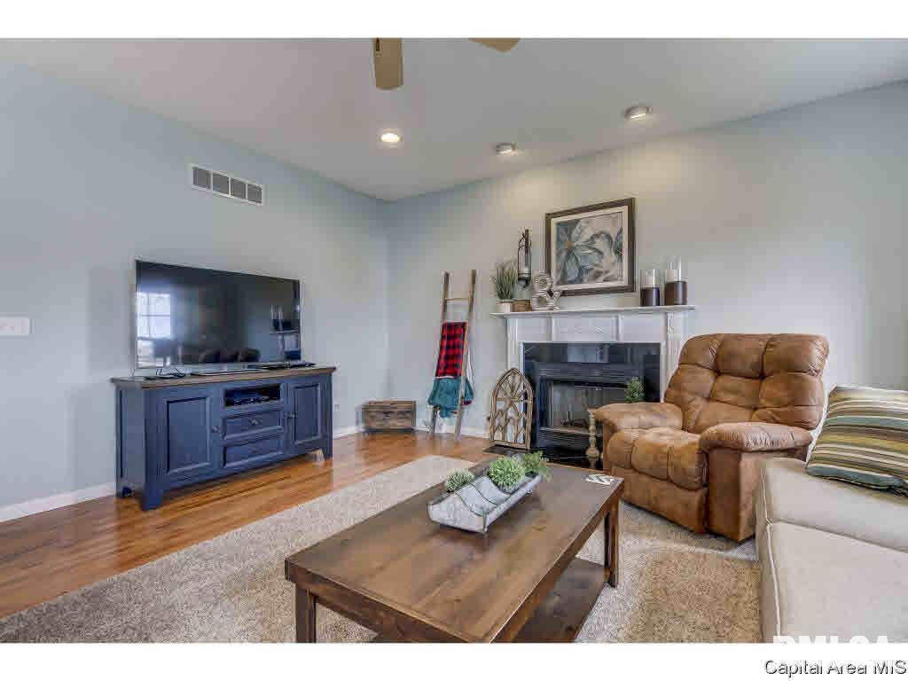 2720 Wordsworth Drive Springfield, IL 62711 - Photo 16 of 36 Gallery Image 16