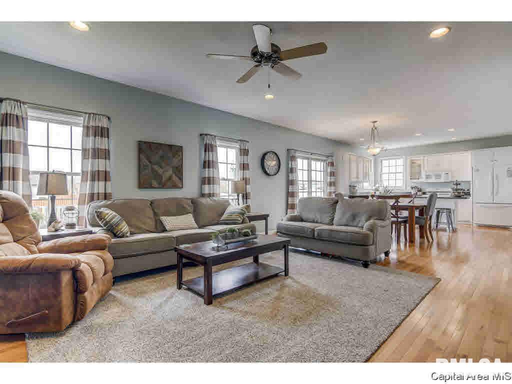 2720 Wordsworth Drive Springfield, IL 62711 - Photo 17 of 36 Gallery Image 17