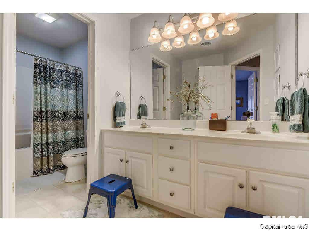 2720 Wordsworth Drive Springfield, IL 62711 - Photo 32 of 36 Gallery Image 32
