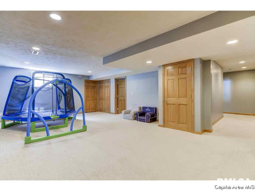 2720 Wordsworth Drive Springfield, IL 62711 - Photo 33 of 36 Gallery Image 33