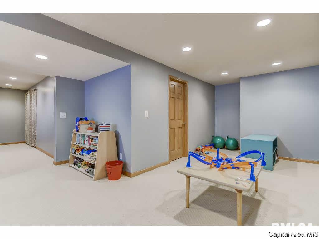 2720 Wordsworth Drive Springfield, IL 62711 - Photo 35 of 36 Gallery Image 35