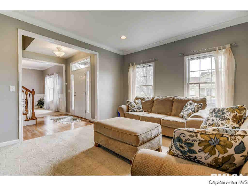 2720 Wordsworth Drive Springfield, IL 62711 - Photo 8 of 36 Gallery Image 8
