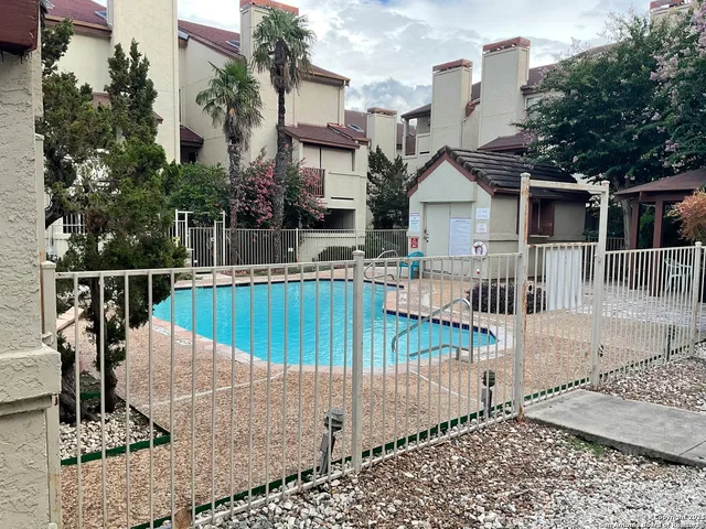 $129,000 | 5322 Medical Drive, Unit E205, San Antonio, TX 78240