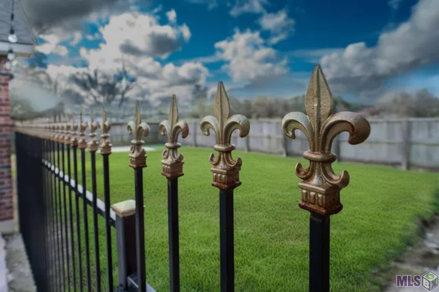 $325,000 | 818 Bohne Road, Port Allen, LA 70767