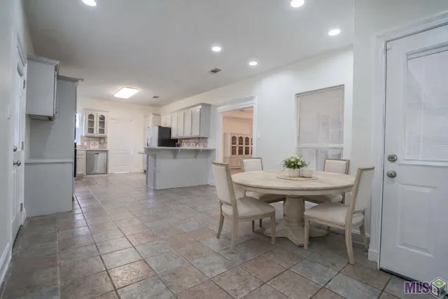 $325,000 | 818 Bohne Road, Port Allen, LA 70767