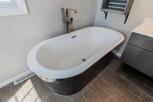 $195,000 | 1014 Holland Drive, Rock Falls, IL 61071