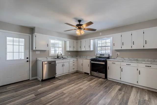 $195,000 | 1014 Holland Drive, Rock Falls, IL 61071