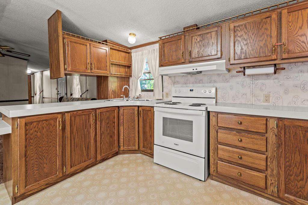 8764 National Road Southwest, Unit 118 Etna, OH 43062 - Photo 12 of 35 Kitchen