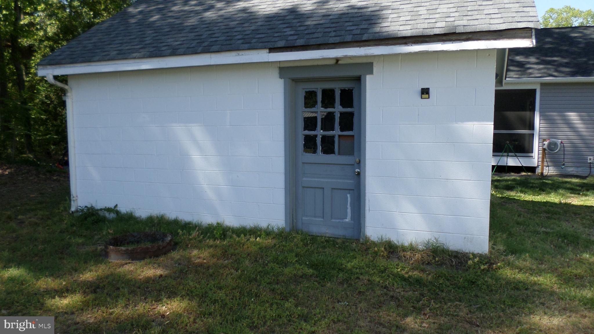 430 Holly Way Colonial Beach, VA 22443 - Photo 14 of 15 side of garage