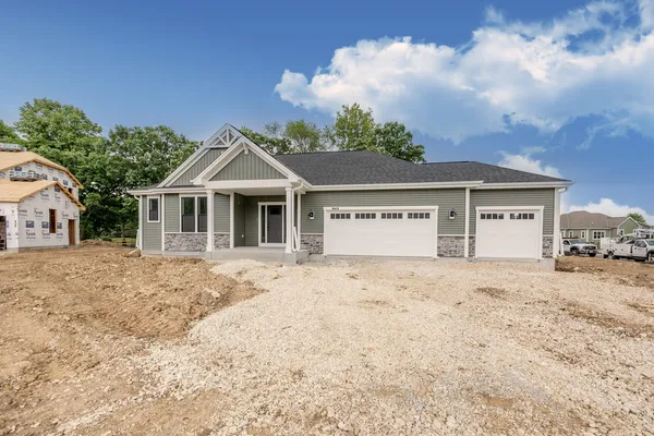 $689,900 | 1733 Palmer Court, Hartford, WI 53027