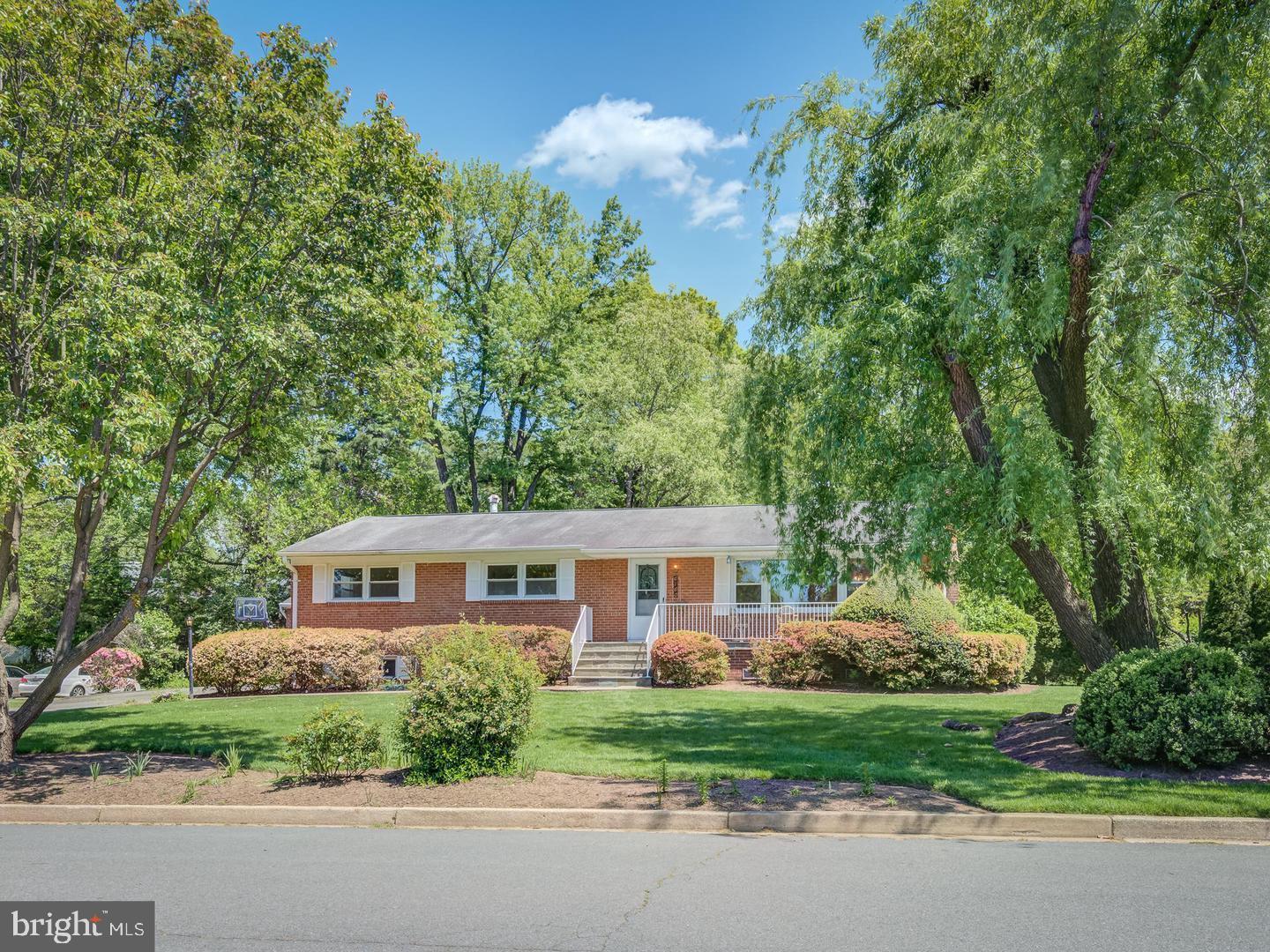 6160 Hardy Drive McLean, VA 22101 - Photo 3 of 29