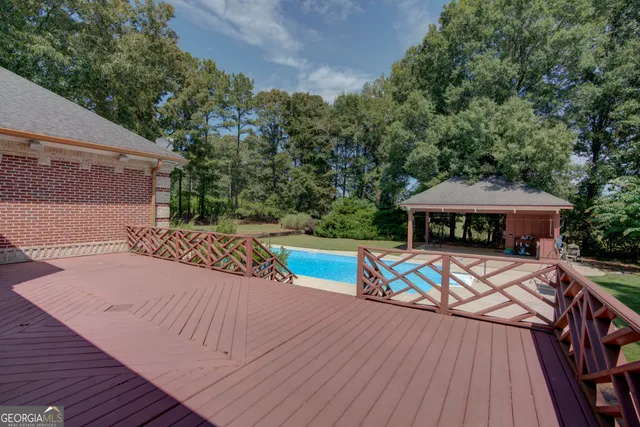 a bathroom with a toilet and a sink