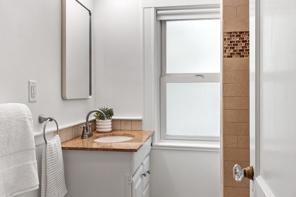 27 Holland Road Melrose, MA 02176 - Photo 23 of 40 Gallery Image 23