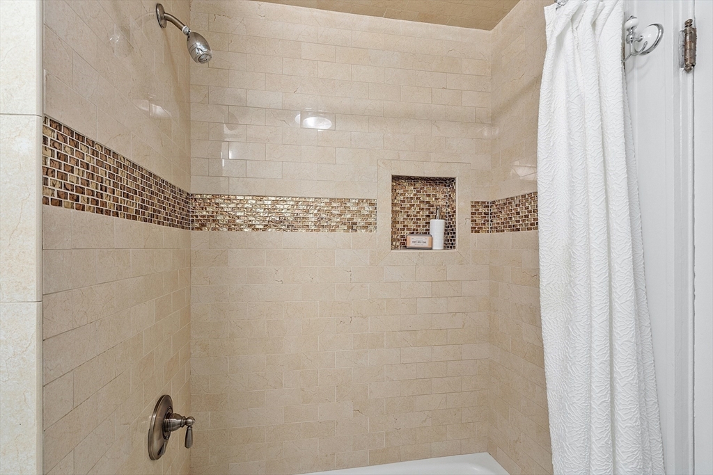 27 Holland Road Melrose, MA 02176 - Photo 24 of 40 Gallery Image 24