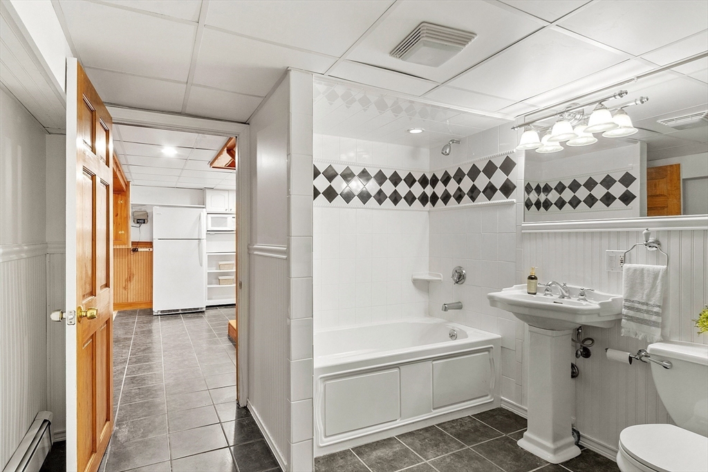 27 Holland Road Melrose, MA 02176 - Photo 31 of 40 Gallery Image 31