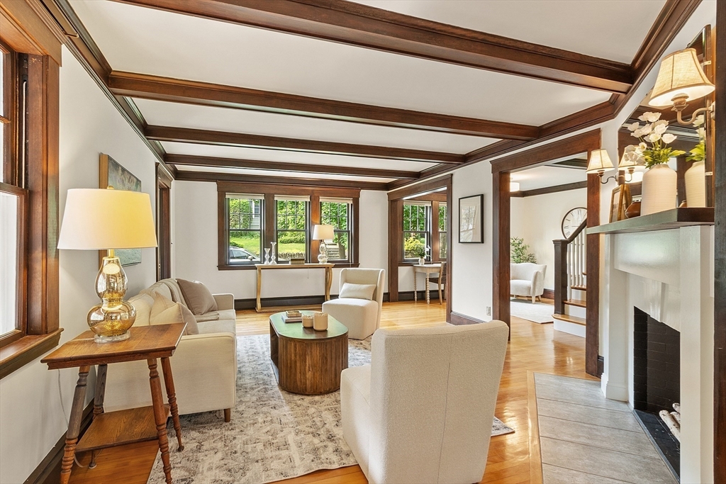 27 Holland Road Melrose, MA 02176 - Photo 7 of 40 Gallery Image 7