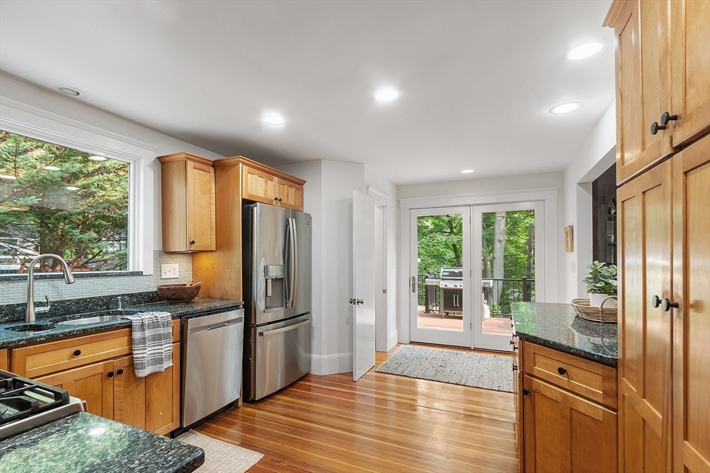 27 Holland Road Melrose, MA 02176 - Photo 10 of 40 Gallery Image 10